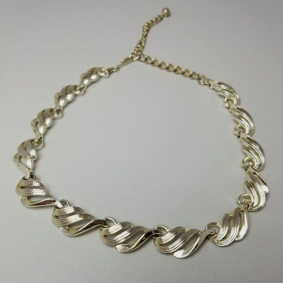 Vintage Coro Silver Tone Collar Necklace with Adjustable Hook Clasp, Signed - Picture 1 of 7